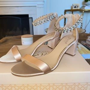 Brand new champagne colored Jewel Badgley Mischka shoes.